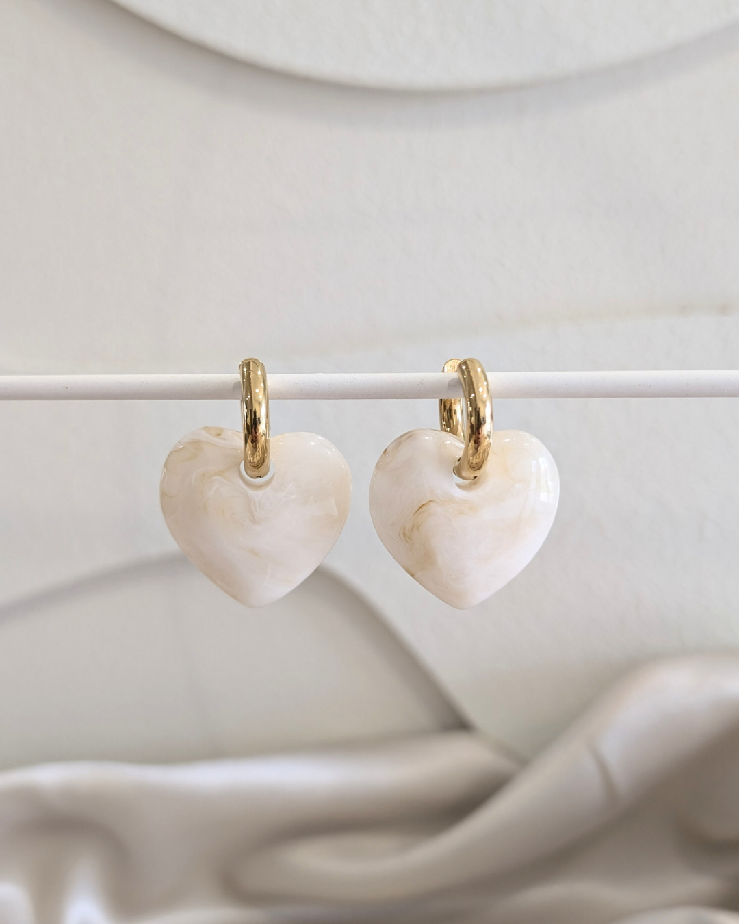 Boucles d'oreilles coeur blanc